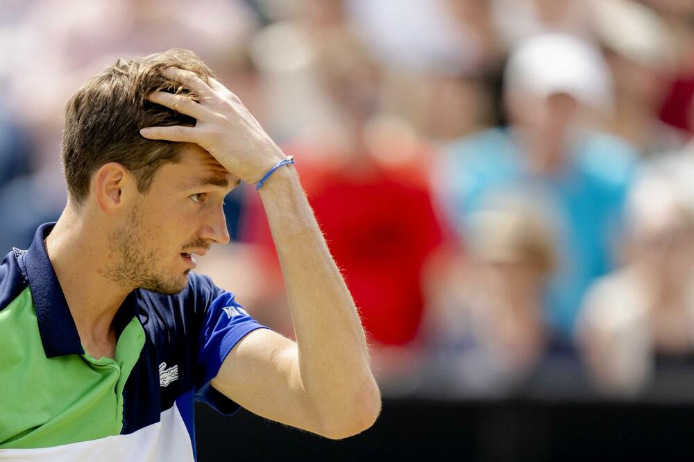 OD SPECIJALNE POZIVNICE DO TITULE! Holanđanin šokirao Medvedeva u finalu! (VIDEO)