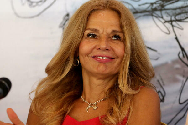 TAJNO SE UDALA ĆERKA MIRJANE BOBIĆ MOJSILOVIĆ! Skrivene FOTOGRAFIJE S VENČANJA IZAZVALE HAOS: Evo kako IZGLEDA!