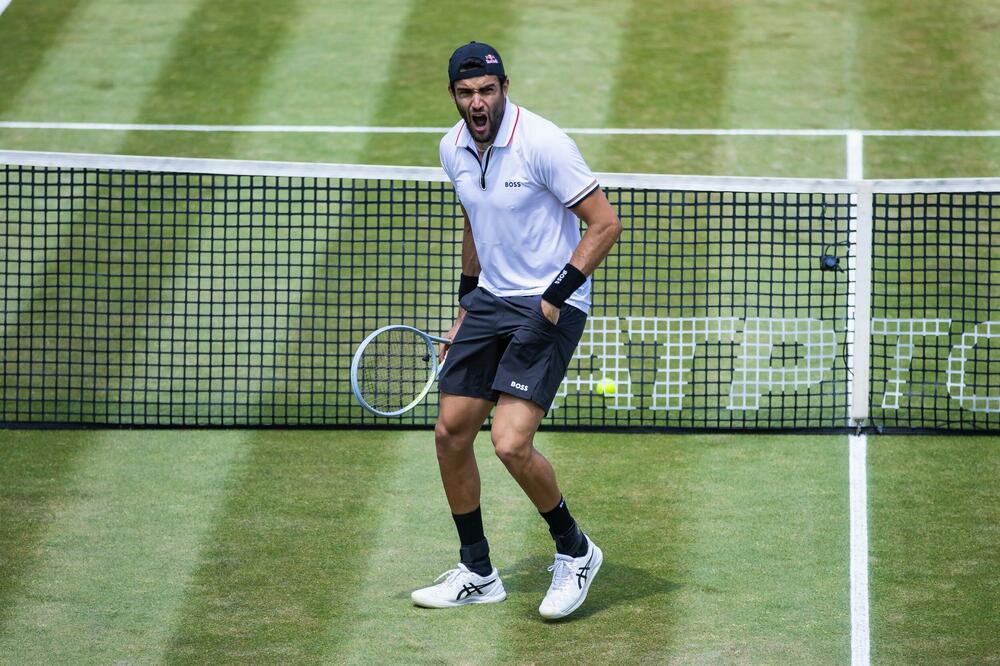 ITALIJAN ODMAH DOŠAO DO TITULE POSLE POVRATKA NA TEREN! U finalu pobeđen bivši svetski broj jedan! (VIDEO/FOTO)
