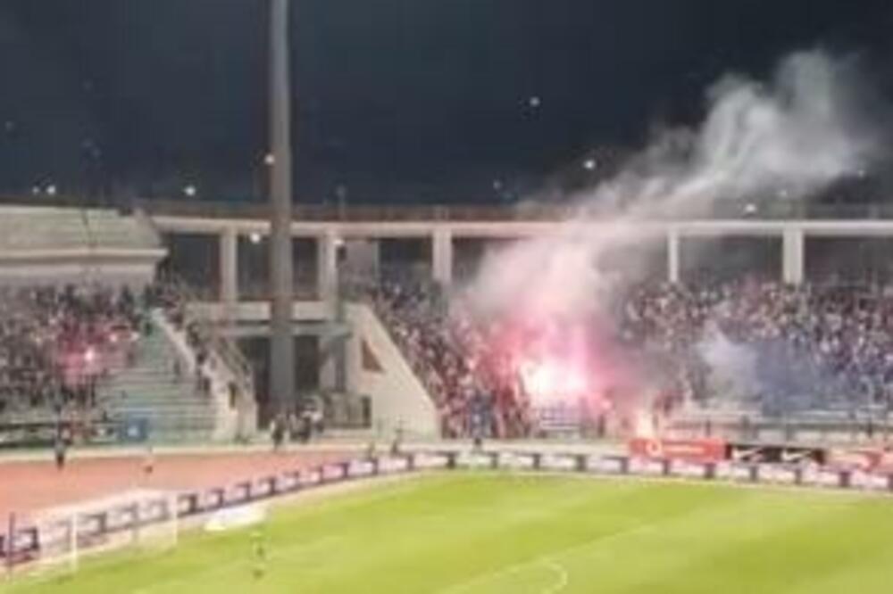 HAOS U VOLOSU: Navijači tzv. Kosova gađali Grke bakljom, domaći BRUTALNO odgovorili! Tu su i SRPSKE ZASTAVE (VIDEO)