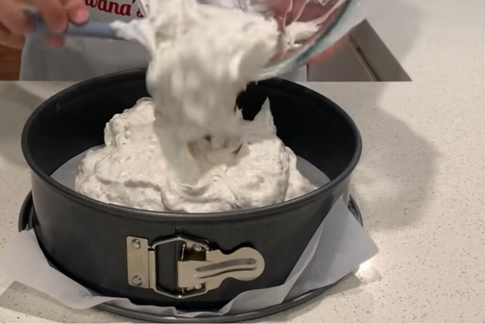 STARINSKI RECEPT ZA SLADOLED TORTU: Bake su je pravile na jedan način, a današnje domaćice to rade OVAKO