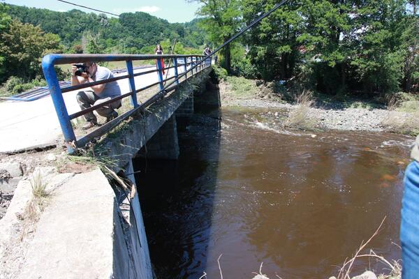 DAN NAKON KATASTROFALNIH BUJICA VODE U ČAČKU I GORNJEM MILANOVCU: Ostala pustoš u selima!