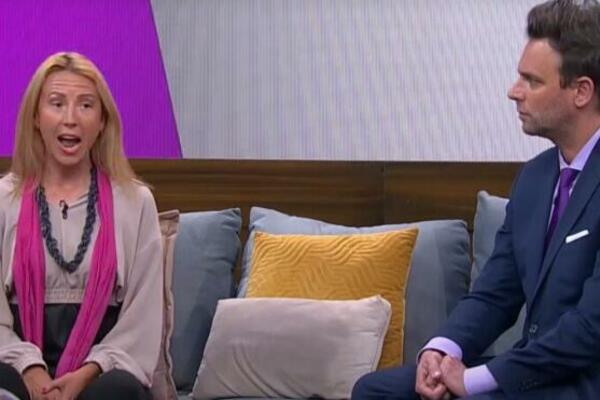 BIZARNA SCENA U EMISIJI: Kad je progovorila NEMUŠTIM JEZIKOM publika je zanemela, značenje reči će vas ŠOKIRATI