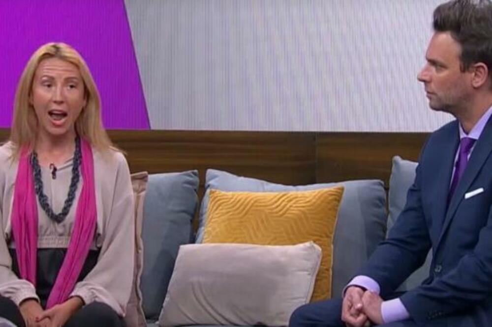 BIZARNA SCENA U EMISIJI: Kad je progovorila NEMUŠTIM JEZIKOM publika je zanemela, značenje reči će vas ŠOKIRATI