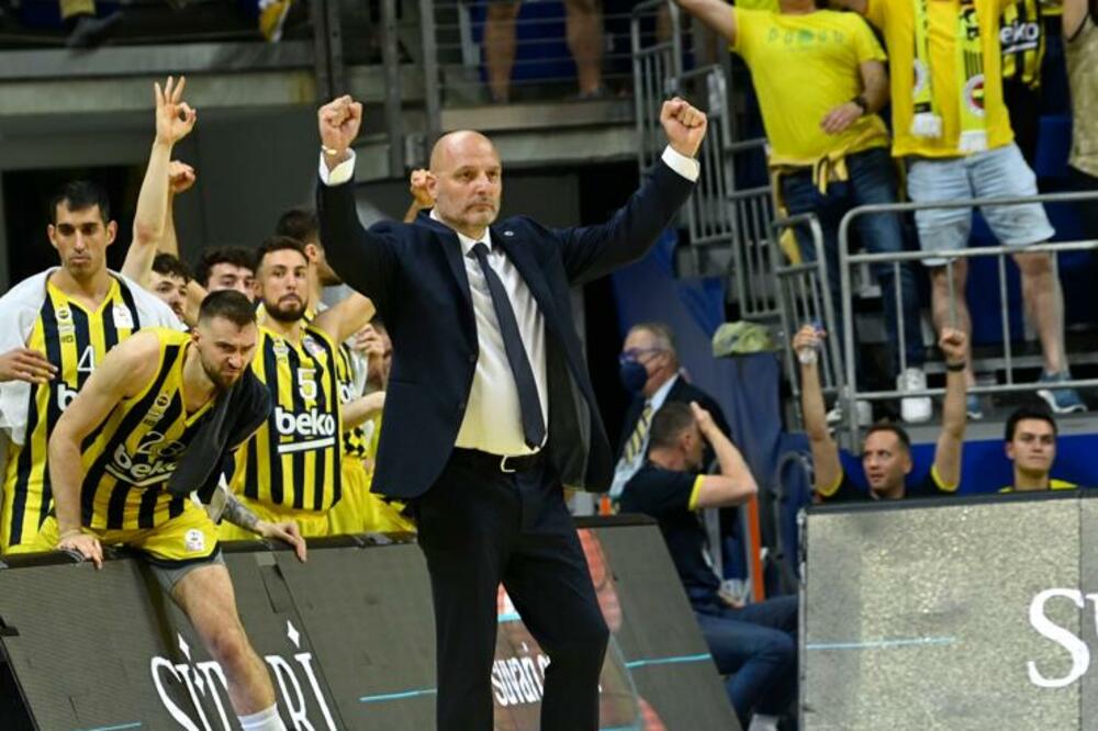 ĐORĐEVIĆ I GUDURIĆ POKORILI TURSKU! Fener srušio Efes za novu titulu šampiona!