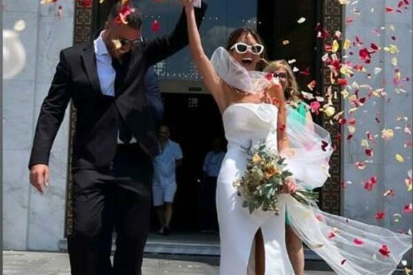 SMELA DESTINACIJA ZA MEDENI MESEC! Ćerka Mirjane Bobić Mojsilović s mužem UŽIVA u ovakvoj IDILI! (FOTO)