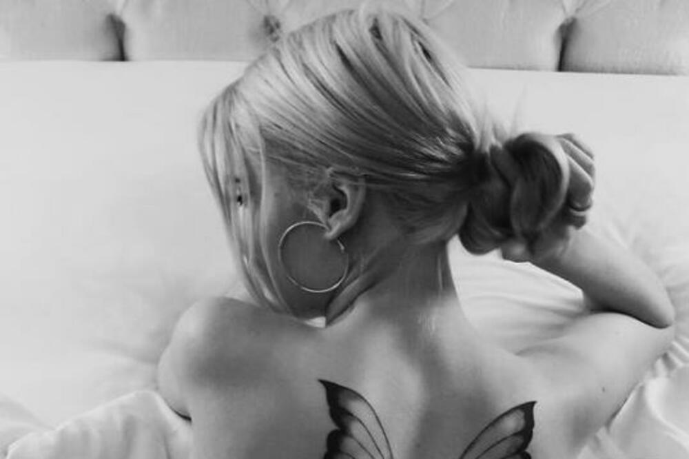 ĆERKA POZNATOG GLUMCA POČELA DA SNIMA PO*NO SADRŽAJ: Pozvala javno da ga GLEDAJU (FOTO)