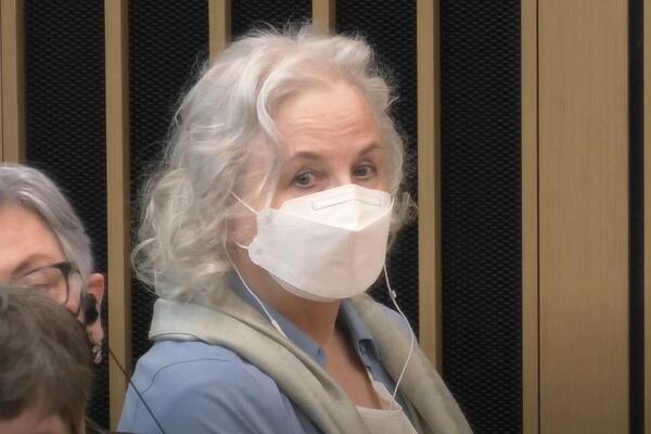 UMETNOST SE PRETVORILA U REALNOST? Autorka eseja "KAKO UBITI MUŽA" osuđena na doživotnu ROBIJU!