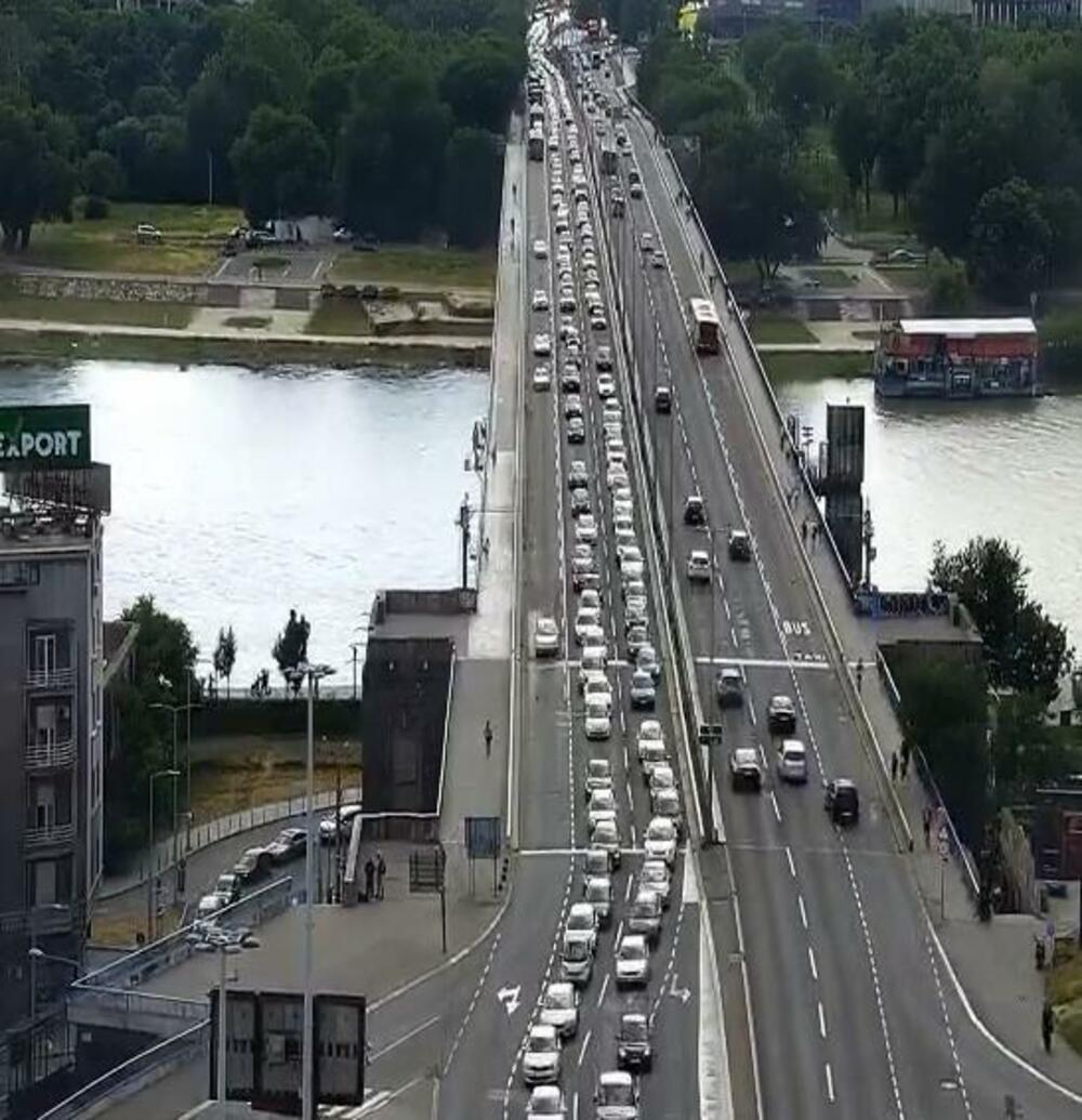 Gužva na Brankovom mostu