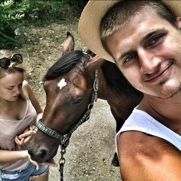 JOKIĆEVA SUPRUGA PODGREJALA NADE: Nikola će igrati na Evrobasketu?! (FOTO)