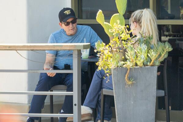 ĆERKA POZNATOG GLUMCA DOŽIVELA SAOBRAĆAJNU NESREĆU: Ovo je njeno STANJE!