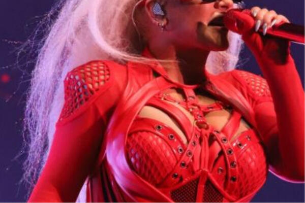 KRISTINA POKAZALA OGROMAN P*NIS NASRED BINE: Pa ovo je PRAVI, čitava Srbija u šoku (FOTO)