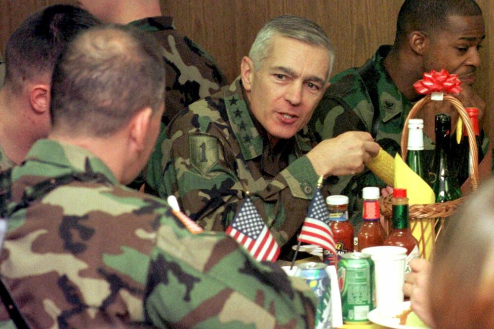 ZLOČINAC PONOVO ŽEDAN KRVI: Vesli Klark pozvao NATO da interveniše u Ukrajini, dotakao se i MILOŠEVIĆA!