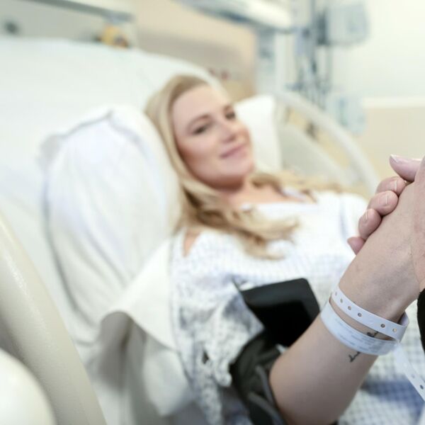 MUŽ JOJ JE POSLE POROĐAJA TRAŽIO NEŠTO OGAVNO, SRPINJE SU SE ZBOG TOGA RAZBESNELE: Da li je moguće da je ovo hteo