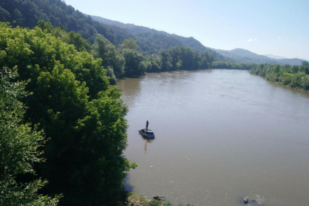 PADA VODOSTAJ, IZBIJAJU POŽARI, KATASTROFALNA SUŠA: U Srbiji najviše pogođeni energetika i poljoprivreda
