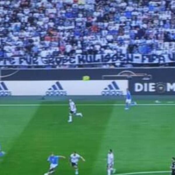 TRANSPARENT NAVIJAČA ZBOG 15.000 POGINULIH RADNIKA U KATARU! Najviše je iznenadila odluka POLICIJE! (FOTO)