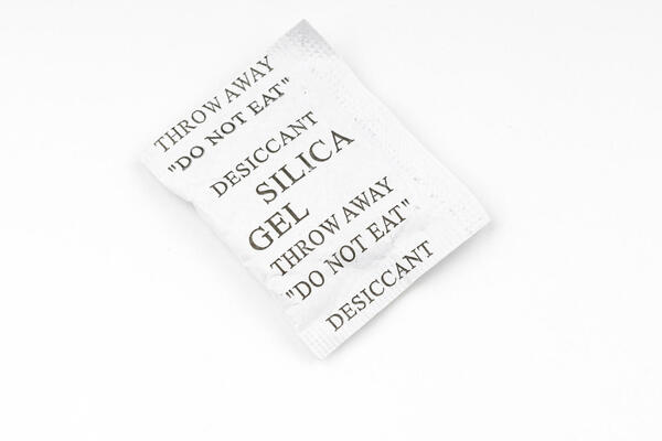 DA LI ZNATE ČEMU SLUŽE SILICA VREĆICE? Pravimo najveću GREŠKU kad ih BACIMO, za OVU STVAR su ODLIČNE