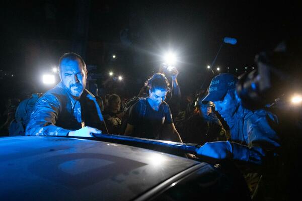 UBILI I RASKOMADALI NOVINARA I VODIČA: Osumnjičeni za STRAVIČNO UBISTVO odveo policiju do TELA žrtava! (FOTO)