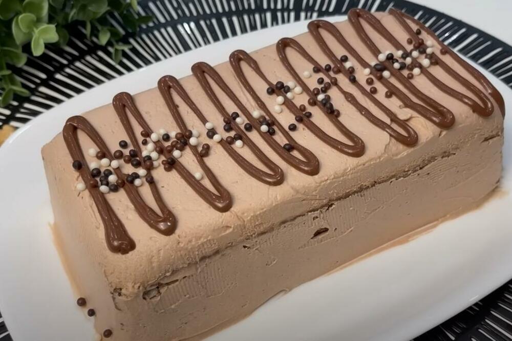BLOKATOR SVAKOG POMIŠLJAJA NA DIJETU: Čokoladna sladoled torta slediće vas na prvi zalogaj, fenomenalna je (VIDEO)