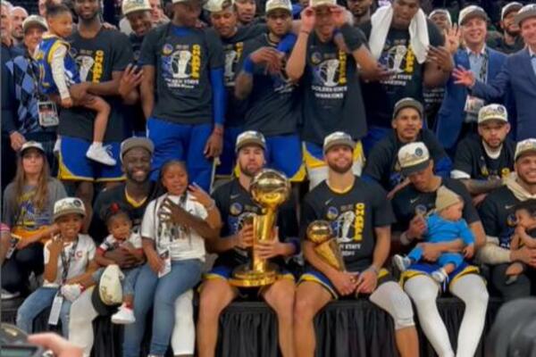 Suze, polivanje, tompusi: PRVO OSVOJILI PA PILI IZ PEHARA! SRBI SE OKITILI NBA PRSTENOM! Šampionski ples Ratnika!