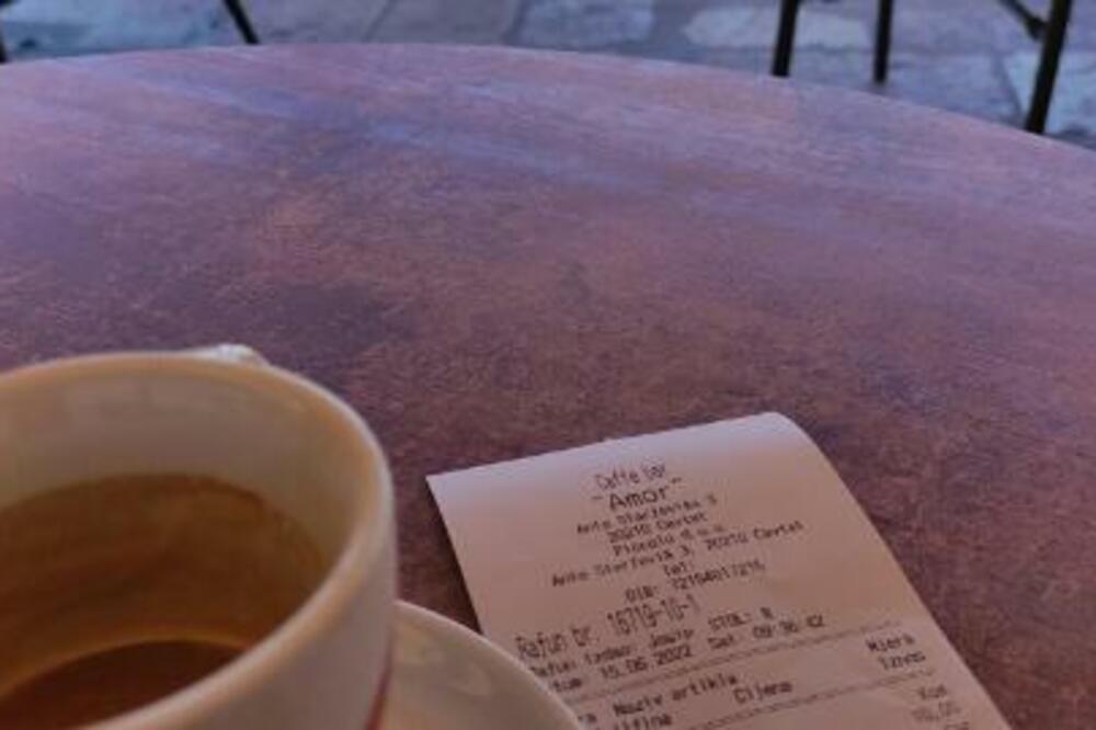 ISPLIVAO RAČUN IZ CRNE GORE: Nećete verovati svojim očima, evo koliko koštaju dve KAFE - čist BEZOBRAZLUK! (FOTO)