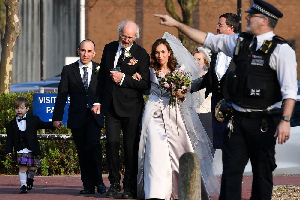 AKO BUDE IZRUČEN AMERICI PRETI MU 175 GODINA ROBIJE: Oglasila se Asanžova PARTNERKA i kaže da nas sve čeka ISTO!