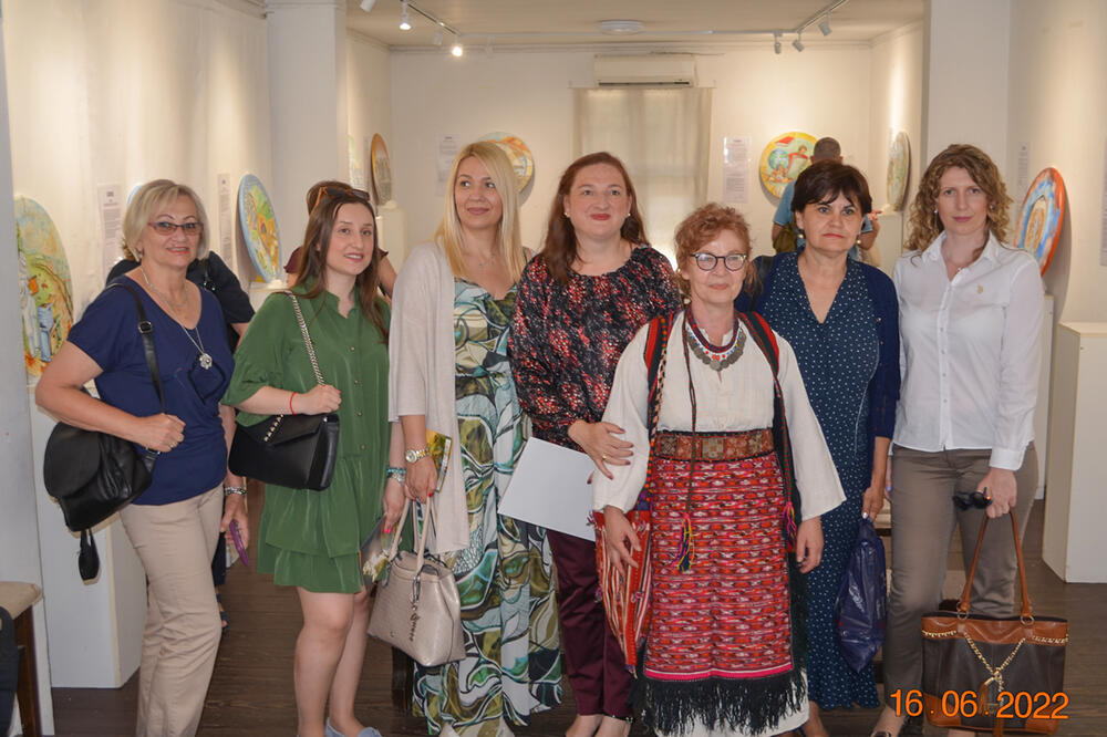 OTVORENA VRATA KUĆE ĐURE JAKŠIĆA: Pogledajte izložbu "NASLONI MOJE RAME NA SVOJE, TAKO ĆE VEČNOST DA TRAJE DUŽE"