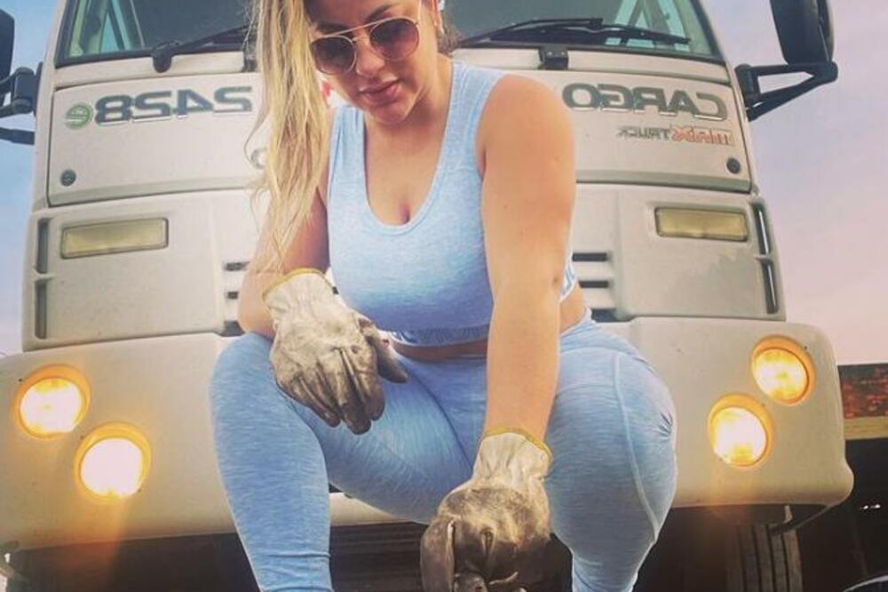 KAMIONDŽIJE BIĆETE PRAVI SREĆNICI AKO JE SRETNETE: i OVA vrela KOLEGINICA voli "Miris KAMIONA"!