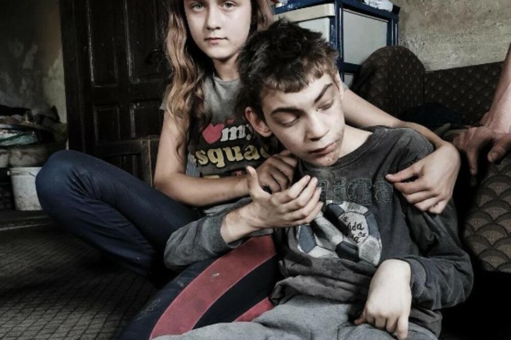 SLIKA SA JUGA SRBIJE PARA DUŠU: Milica i njen brat Marko JAKO TEŠKO ŽIVE, POMOZITE LJUDI, SRBIJO USTANI! (FOTO)