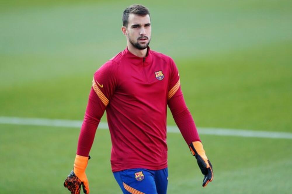 VOJVODINA PAZARILA U BARSELONI: Golman Katalonaca je imao otkupnu klauzulu od 100 MILIONA evra!