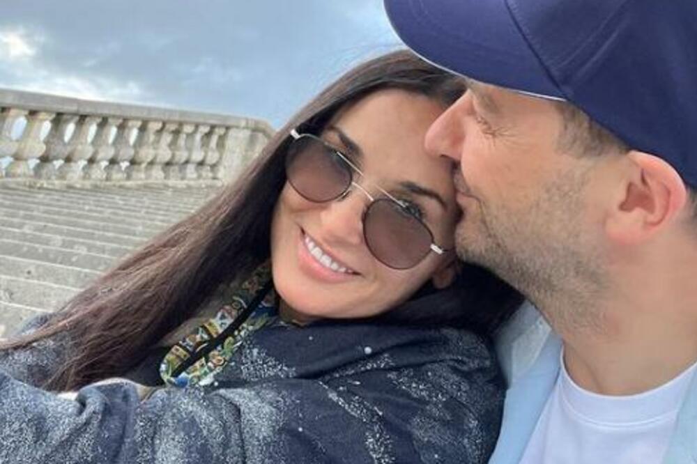 GLUMICA KONAČNO POKAZALA 13 GODINA MLAĐEG DEČKA: Veliki MOĆNIK je vlasnik RESTORANA, a bio je i sa OVOM ŽENOM