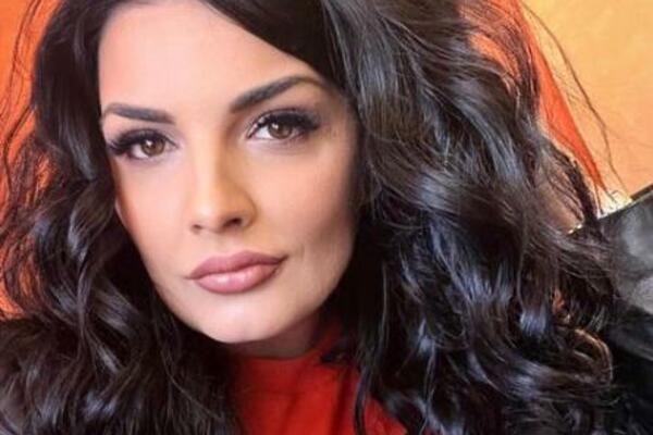 OVO JE PRAVO LICE OLIVEROVE UDOVICE: Mnogi će ostati ZABEZEKNUTI!