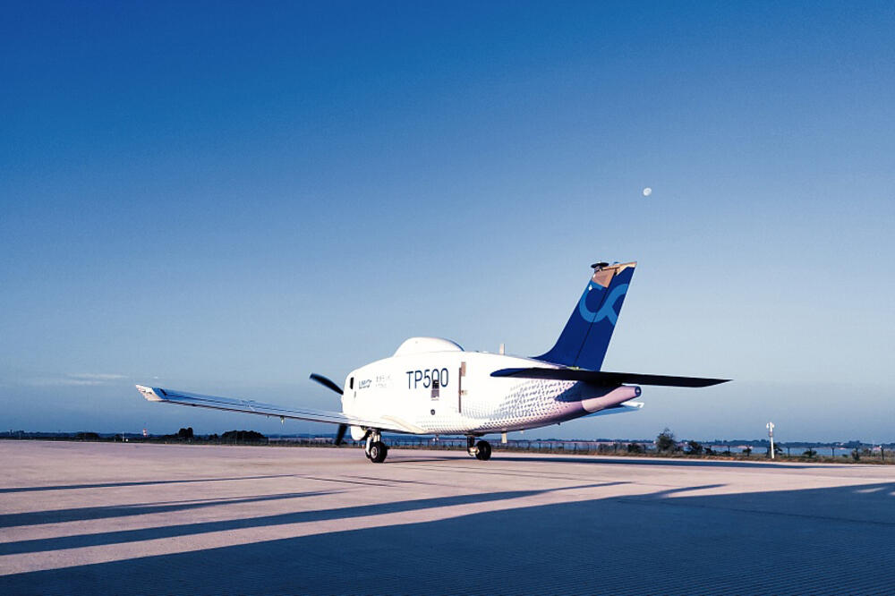 Prvi veliki kineski bespilotni teretni avion uspešno poleteo