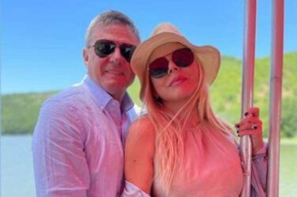 PIKSI DAO SEBI ODUŠKA: Evo gde je selektor Srbije sa suprugom pronašao OAZU mira! (FOTO)