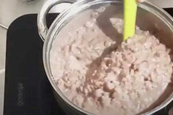 DODAJTE OVU NAMIRNICU I SUTLIJAŠ I VIŠE NIKADA NEĆETE JESTI KLASIČAN: Bolji je od bilo koje TORTE (RECEPT)