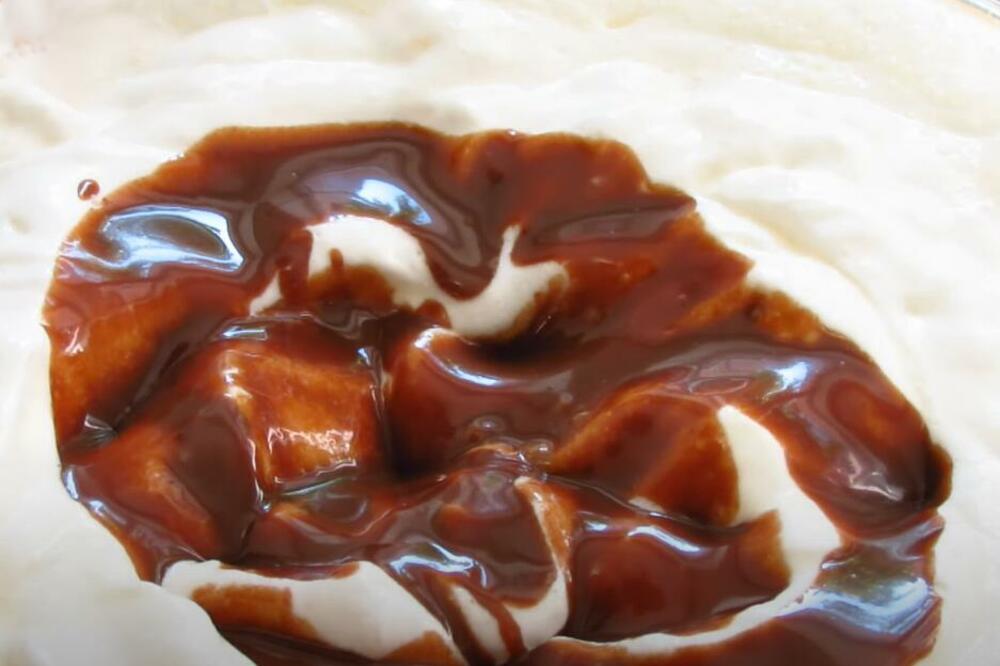 KAFA NA ŠTAPIĆU, DEZERT KOJI MENJA NAPITAK I RASHLAĐUJE: Sprema se nikad lakše, ukus je fantazija (RECEPT)