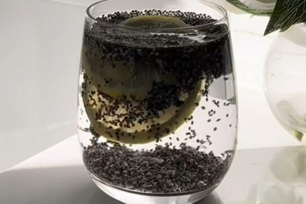 "TUŠ JE ZA CREVA": Kiropraktičar tvrdi da vas ovo ČISTI bolje od USISIVAČA (RECEPT)