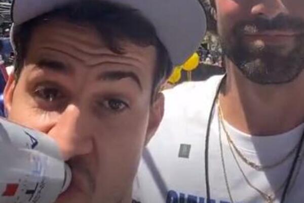 BJELICA NATEGAO FLAJKU, GRIN PSUJE 'SVE OSTALE': San Francisko slavi NBA titulu, navijači i na drveću! (VIDEO)
