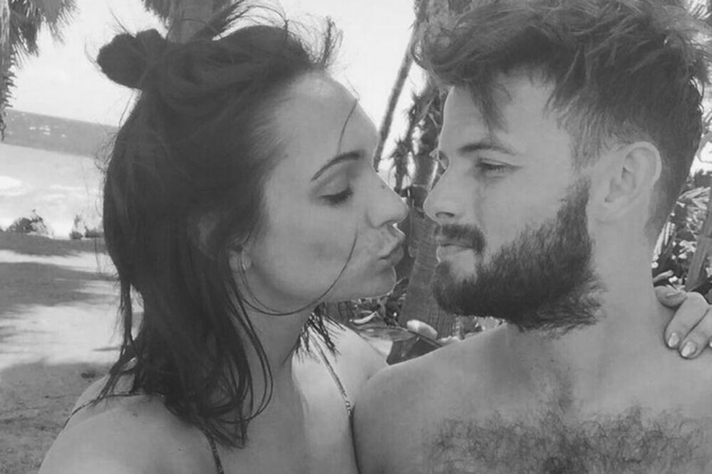 UPRAVO POTVRĐENO: Verenica poznatog pevača UMRLA u snu na dan venčanja!