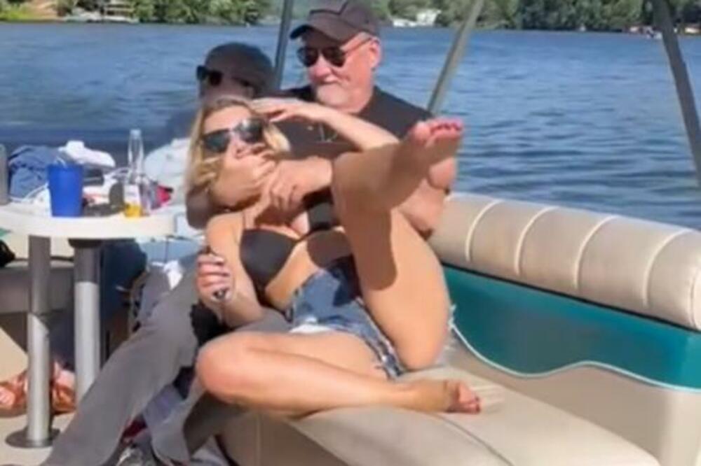 "MISLE DA MI JE TATA": Pokazala šta radi sa DUPLO STARIJIM od nje, ovo je SODOMA I GOMORA (FOTO)