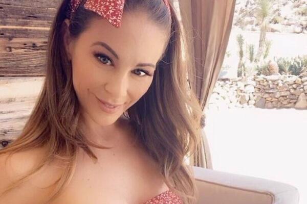 ZVEZDA FILMOVA ZA ODRASLE PROGOVORILA O SNIMANJU: "Devojke nikad neće moći nakon toga..." (FOTO)