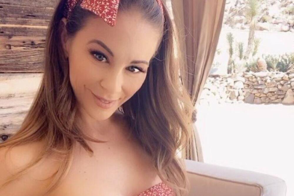 ZVEZDA FILMOVA ZA ODRASLE PROGOVORILA O SNIMANJU: "Devojke nikad neće moći nakon toga..." (FOTO)