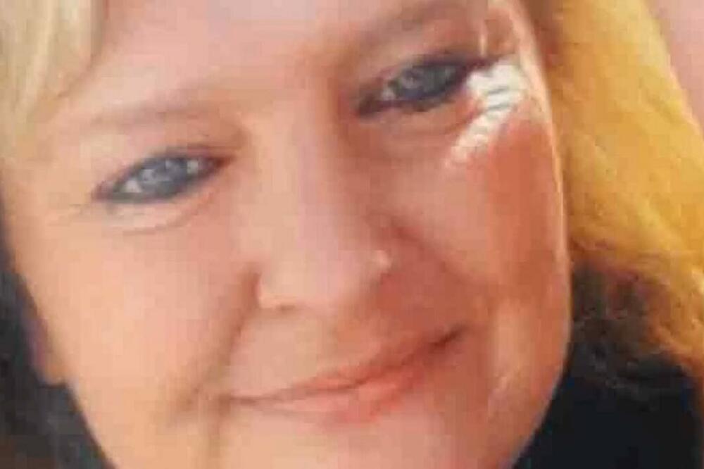 "UMREĆE PRERANO": Pogledala GRUPNU sliku i PROREKLA nešto JEZIVO (FOTO)