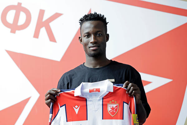 STIGLO NOVO POJAČANJE NA MARAKANU! Crvena zvezda ne staje! (FOTO)