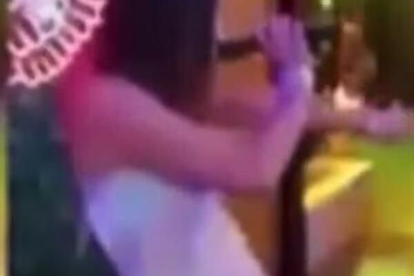 BIČOVALA JE NASRED NOĆNOG KLUBA: Incident kakav se ne pamti, totalno je SKRENULA (VIDEO)