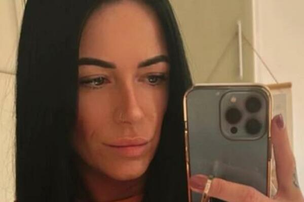 ISPALE JOJ GRUDI IZ MAJICE I ODMAH JE ISTERALI NAPOLJE: "Bilo je od glave do pete, i to PRED DECOM" (FOTO)