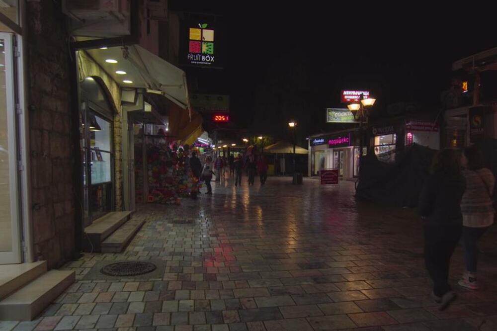 ŽENA NASTRADALA U SKOPLJU: Pregazio je bager na pešačkom prelazu