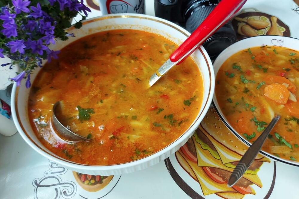 OVAKVU BORANIJU SU PRAVILE SAMO NAŠE BAKE: Zavoleće je i oni koji su PROTIVNICI, preukusna je (RECEPT)