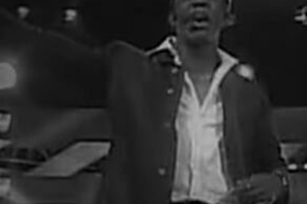 ZEMLJA U ŠOKU, UMRO JE PEVAČ! Imao je samo 45 godina!