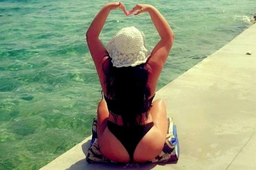 MAMA MIA! SKINULA SE STOJA DO GOLE KOŽE! Folkerka izgrmela u TANGICAMA, SRUŠEN INTERNET! (FOTO)